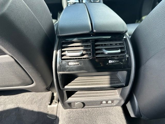 2023 BMW 5 Series M550i xDrive — photo 18 of 32