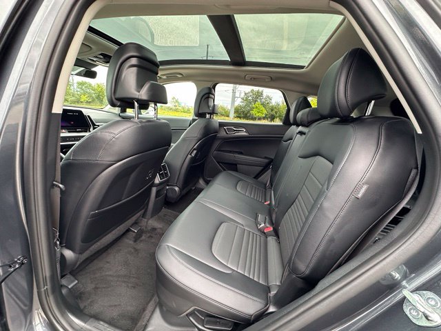 2025 Kia Sportage Hybrid SX Prestige — photo 16 of 39