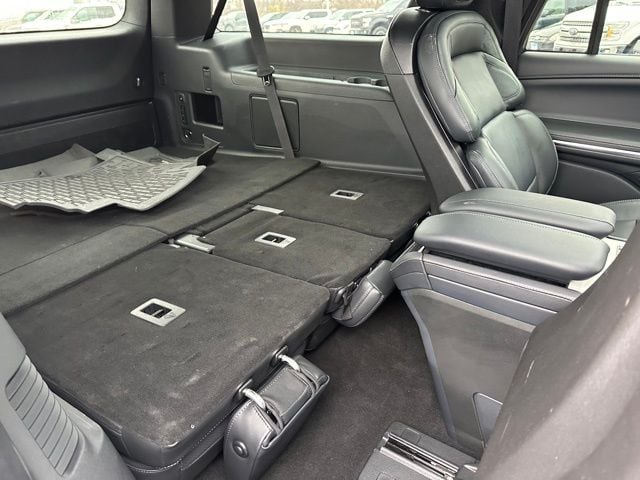 2025 Lincoln Navigator L Reserve — photo 10 of 41