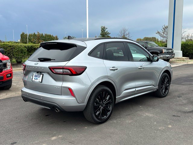 2023 Ford Escape ST-Line Elite — photo 4 of 31