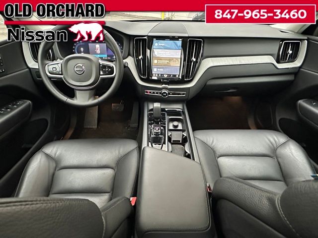 2025 Volvo XC60 B5 Plus — photo 15 of 22