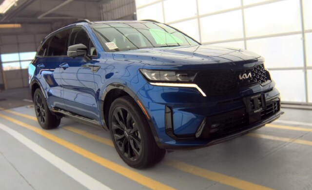 2023 Kia Sorento SX Prestige — photo 2 of 9