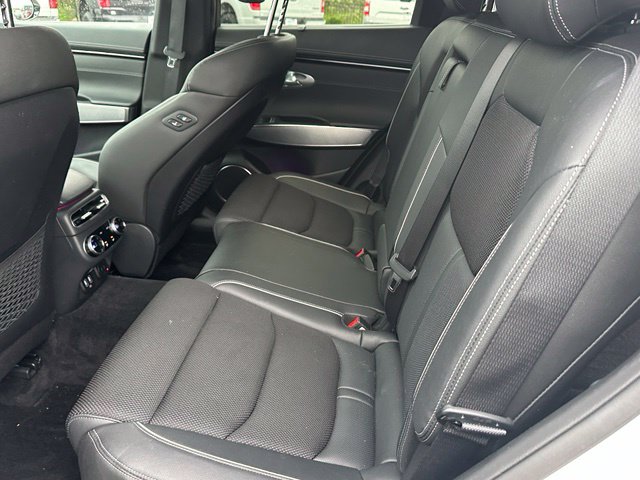 2023 Genesis GV70 2.5T — photo 15 of 41