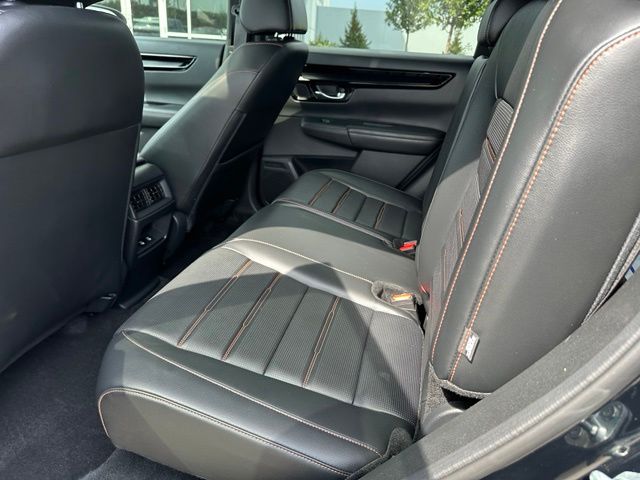 2024 Honda CR-V Hybrid Sport Touring — photo 13 of 32