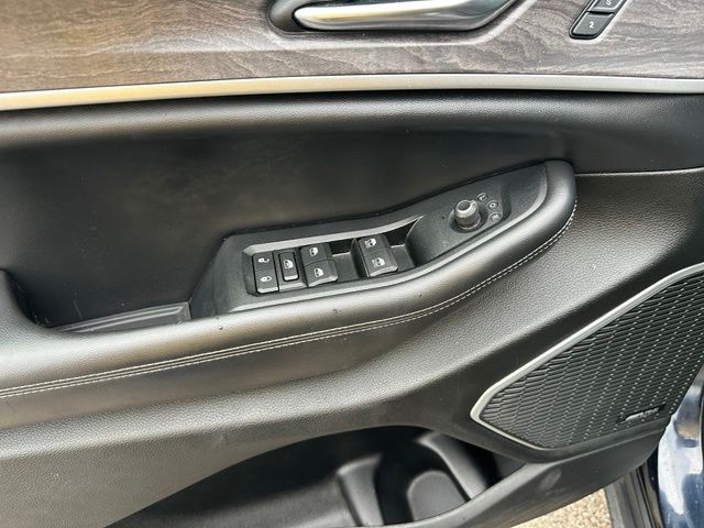 2022 Jeep Grand Cherokee 4xe — photo 21 of 29
