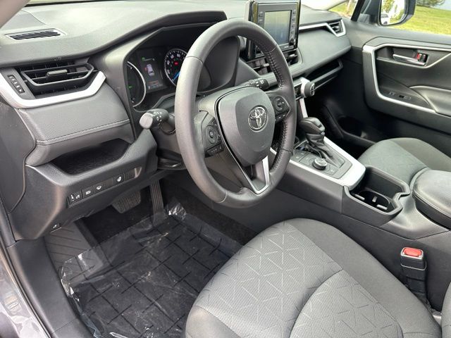 2022 Toyota RAV4 Hybrid XLE — photo 20 of 28