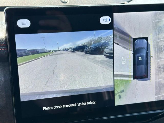 2022 Ford Expedition Limited — photo 32 of 38