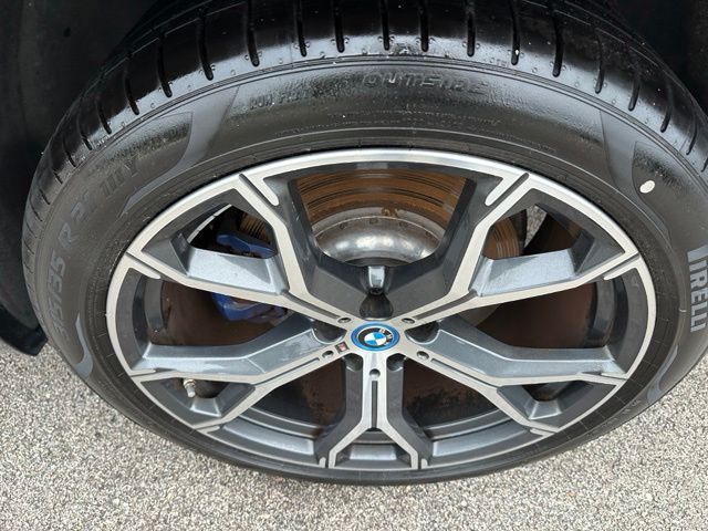 2022 BMW X5 xDrive45e — photo 8 of 46