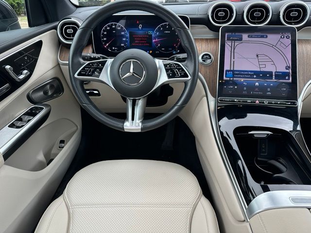 2024 Mercedes-Benz GLC GLC 300 — photo 18 of 31