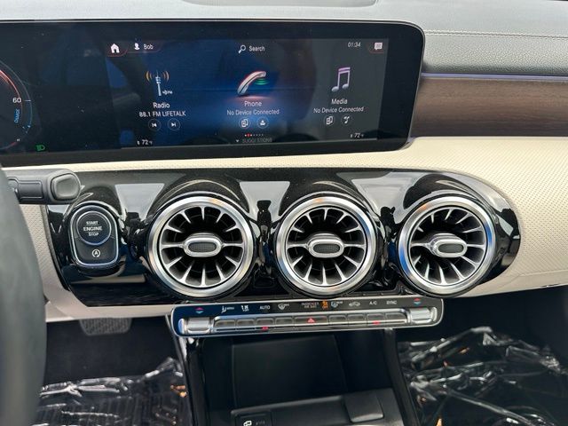 2021 Mercedes-Benz CLA CLA 250 — photo 24 of 27
