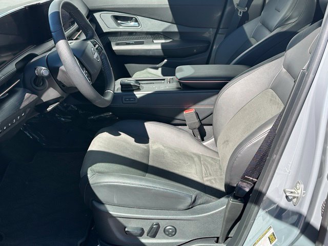 2024 Nissan Ariya Evolve+ e-4orce — photo 20 of 32