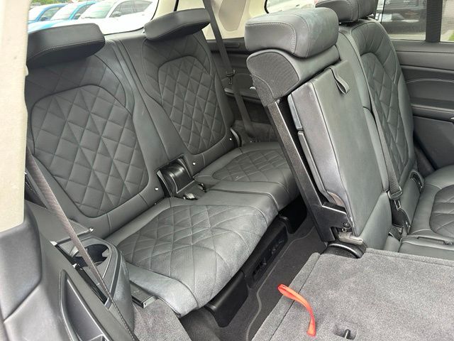 2024 BMW X7 xDrive40i — photo 35 of 48