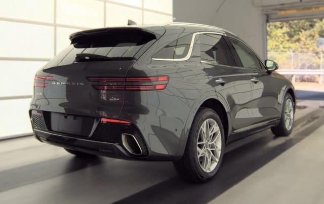 2022 Genesis GV70 2.5T — photo 4 of 11