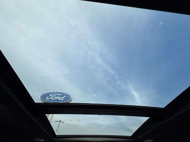 2023 Ford F-150 Lariat — photo 12 of 30