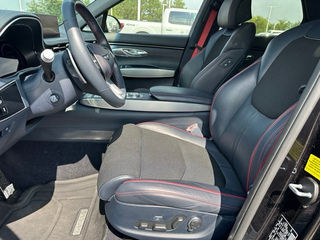 2023 Genesis GV70 2.5T — photo 20 of 37