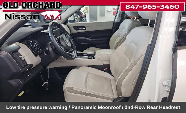 2024 Nissan Pathfinder SL — photo 7 of 11