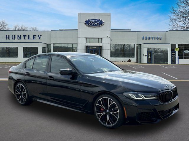 2023 BMW 5 Series M550i xDrive — photo 4 of 32