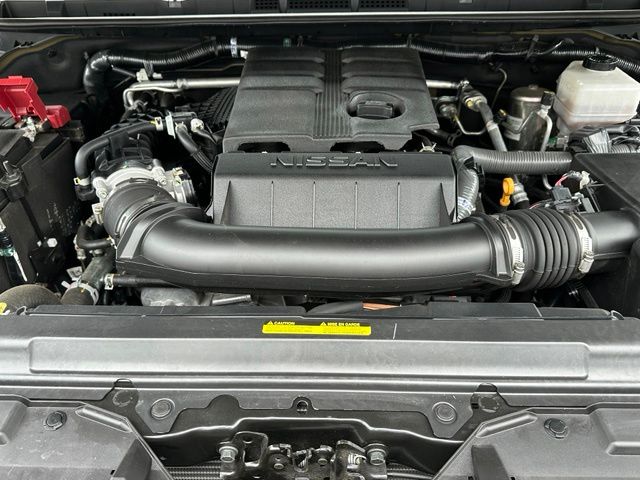 2025 Nissan Frontier PRO-4X — photo 9 of 43