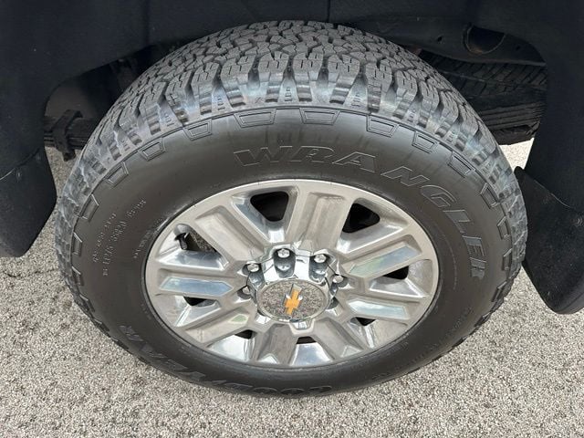2024 Chevrolet Silverado 2500HD High Country — photo 9 of 53
