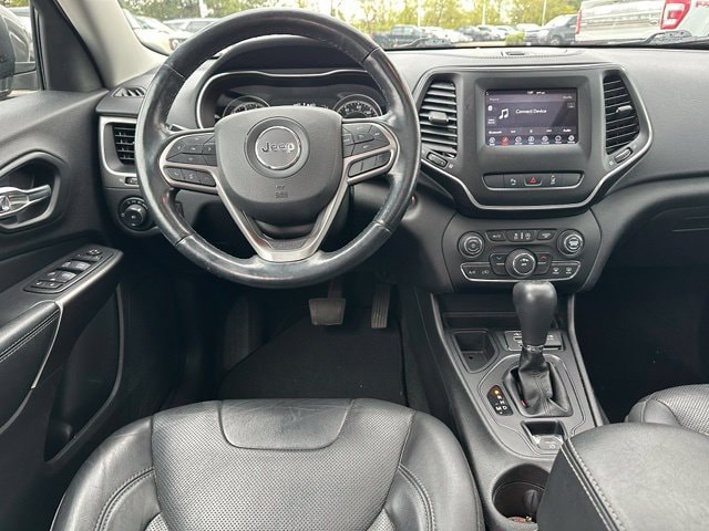 2020 Jeep Cherokee Latitude Plus — photo 12 of 23