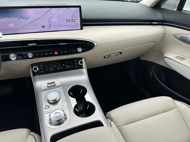 2026 Genesis GV70 2.5T Advanced — photo 19 of 37