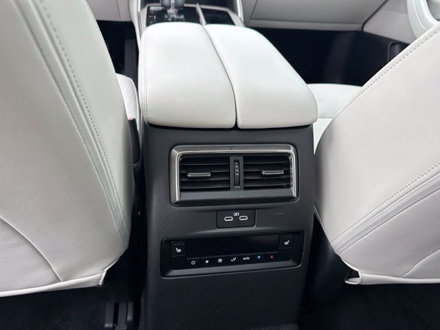 2024 Mazda CX-90 Phev Premium Plus — photo 23 of 36
