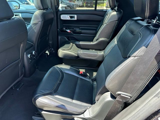 2023 Ford Explorer ST — photo 17 of 36