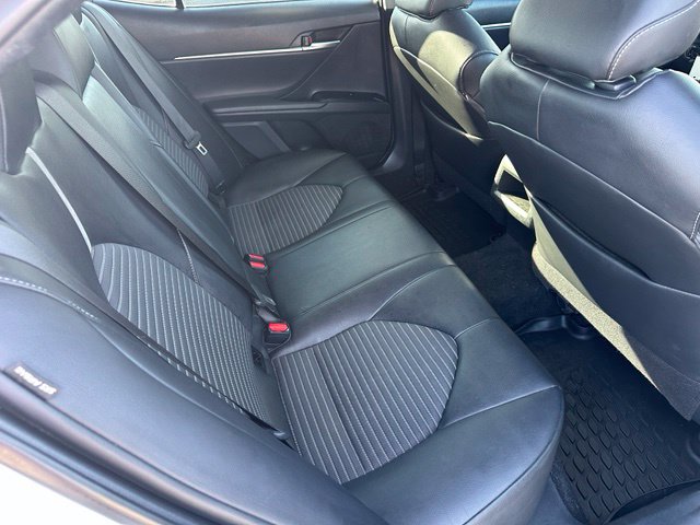 2018 Toyota Camry SE — photo 11 of 27