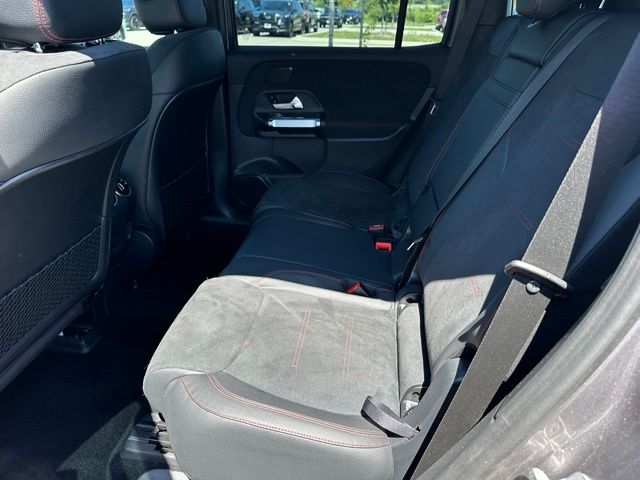 2023 Mercedes-Benz EQB 300 — photo 14 of 27