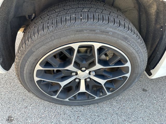 2022 Jeep Grand Cherokee Summit Reserve — photo 8 of 31