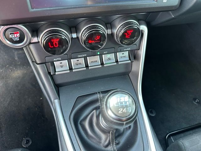 2023 Toyota GR86 Base — photo 16 of 22