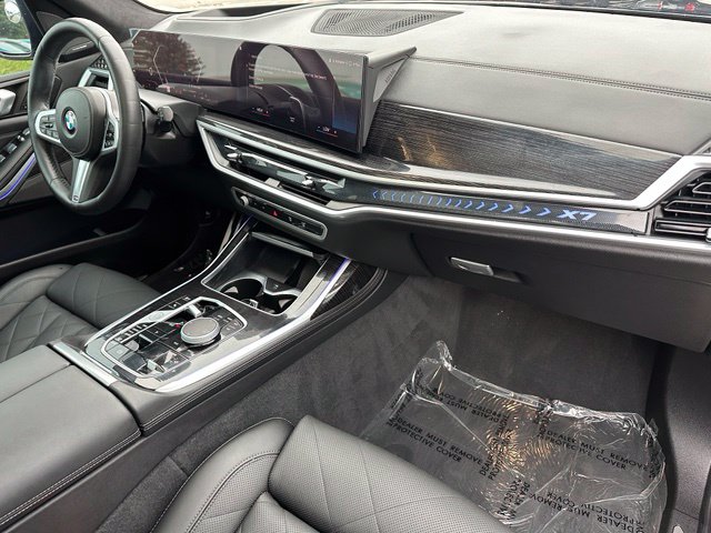 2023 BMW X7 xDrive40i — photo 10 of 36