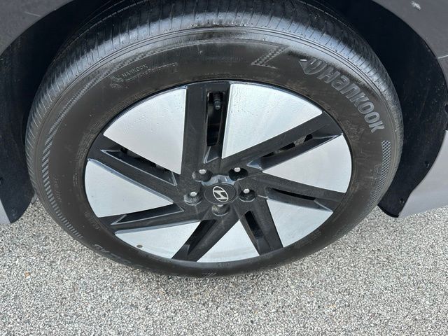 2024 Hyundai IONIQ 6 SE — photo 8 of 28