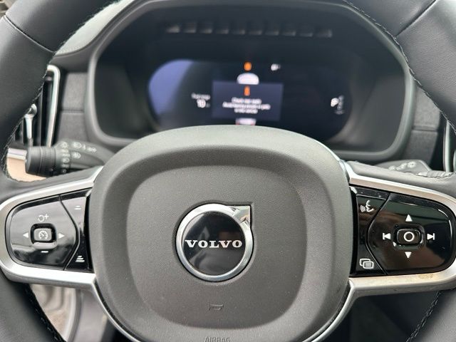 2025 Volvo XC90 B6 Plus 7-Seater — photo 48 of 49
