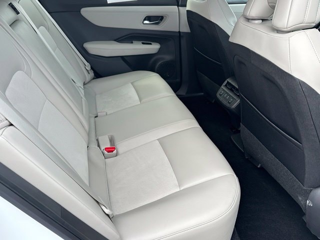 2025 Nissan Ariya Engage e-4orce — photo 11 of 27