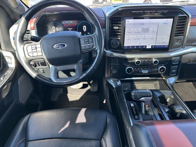 2023 Ford F-150 Lariat — photo 13 of 26