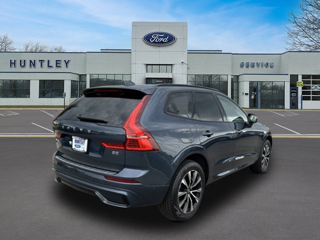 2025 Volvo XC60 B5 Plus — photo 5 of 31