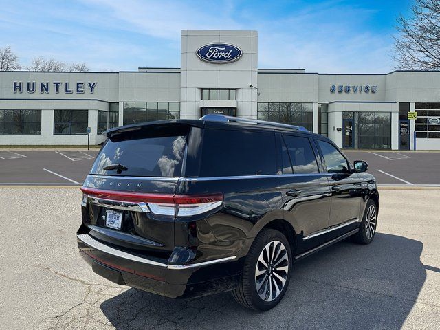 2022 Lincoln Navigator Reserve — photo 5 of 38
