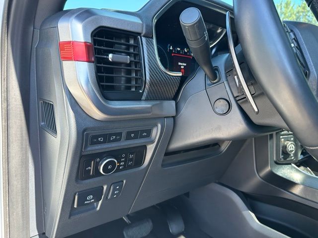 2023 Ford F-150 Raptor — photo 22 of 37