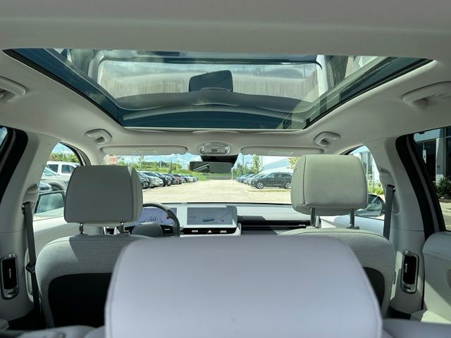 2024 Hyundai IONIQ 5 Limited — photo 13 of 38