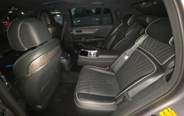 2023 Genesis G90 3.5T — photo 9 of 9