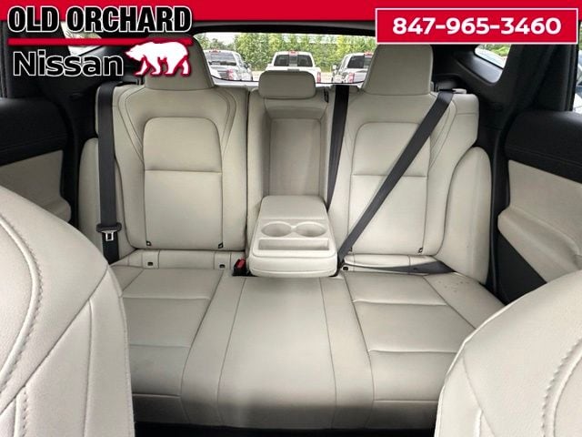 2025 Nissan Murano SL — photo 12 of 22