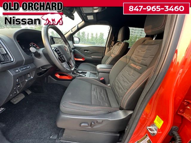 2025 Nissan Frontier PRO-4X — photo 14 of 23