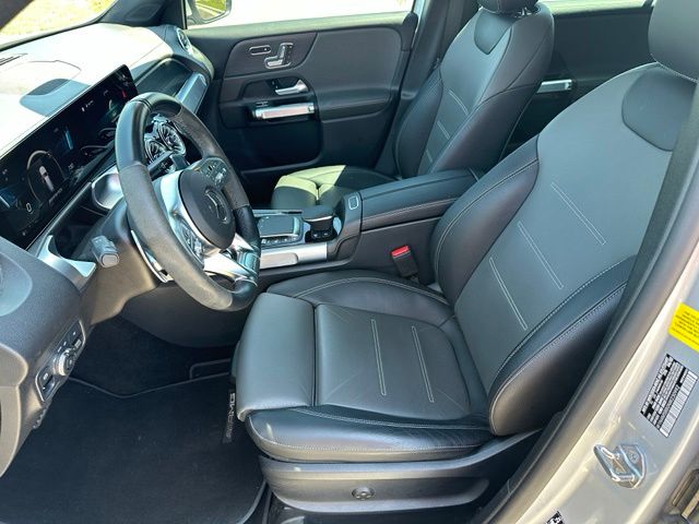 2022 Mercedes-Benz GLB GLB 35 AMG® — photo 20 of 34