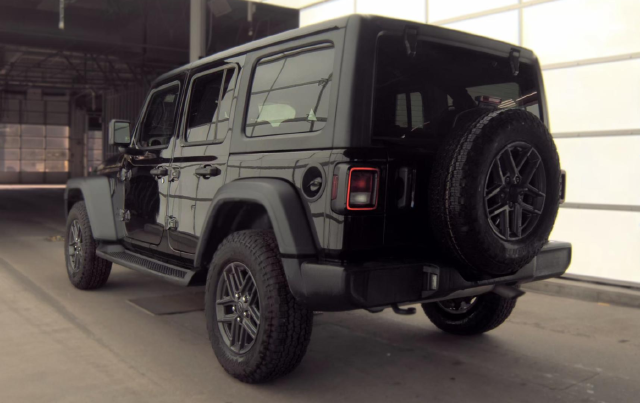 2025 Jeep Wrangler Sport S — photo 4 of 9