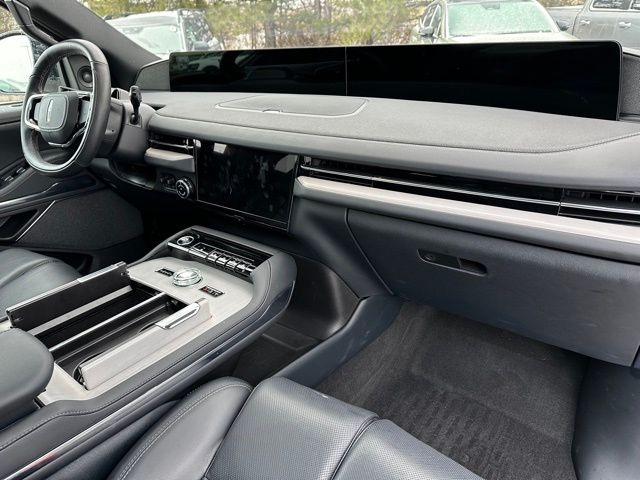 2025 Lincoln Navigator L Reserve — photo 9 of 41