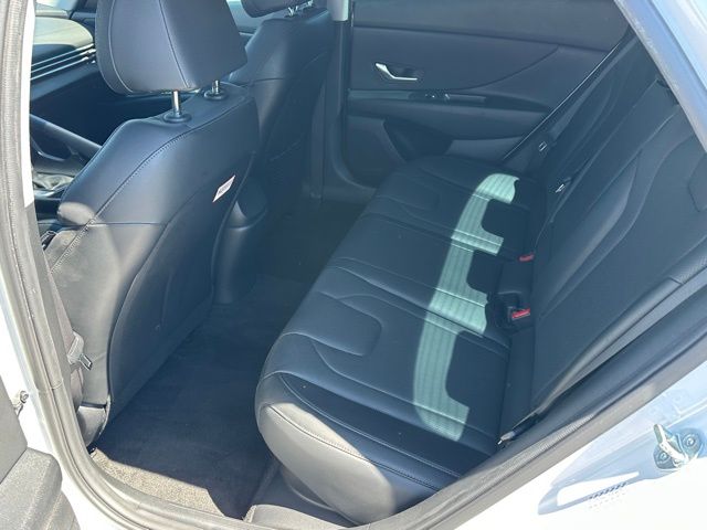 2023 Hyundai Elantra Hybrid Limited — photo 10 of 25