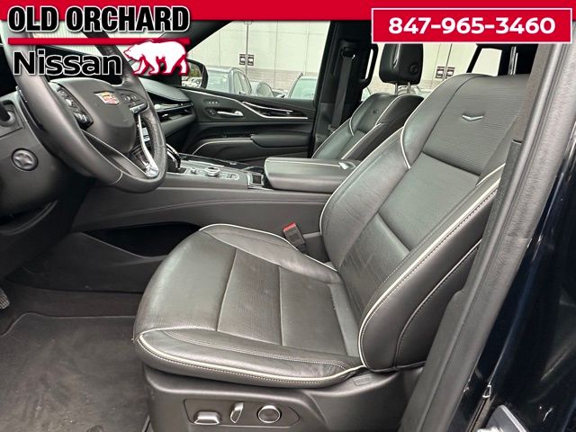 2023 Cadillac Escalade Sport — photo 9 of 21