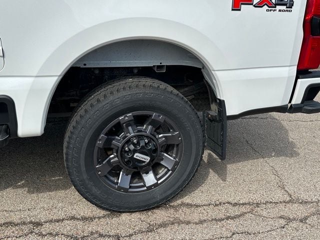 2024 Ford F-250SD Lariat — photo 8 of 33