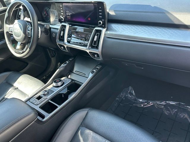 2023 Kia Sorento Hybrid EX — photo 9 of 31